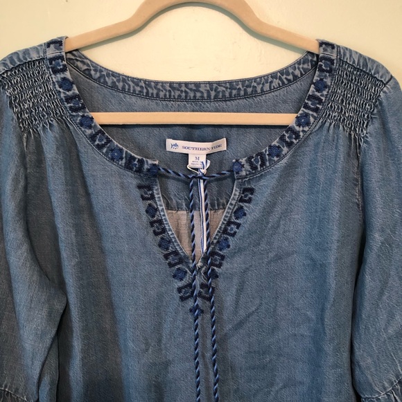 Southern Tide Brinkley Blouse Chambray Tassels Ruffle Sleeve Sz M NWT Great Gift - Picture 4 of 14
